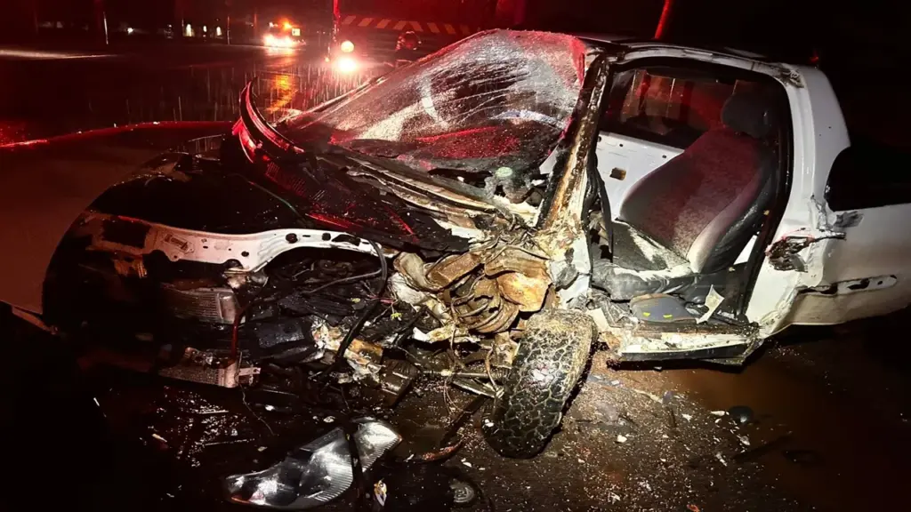 Batida frontal deixa um morto e três feridos na PR-488 em Santa Helena - O Paraná