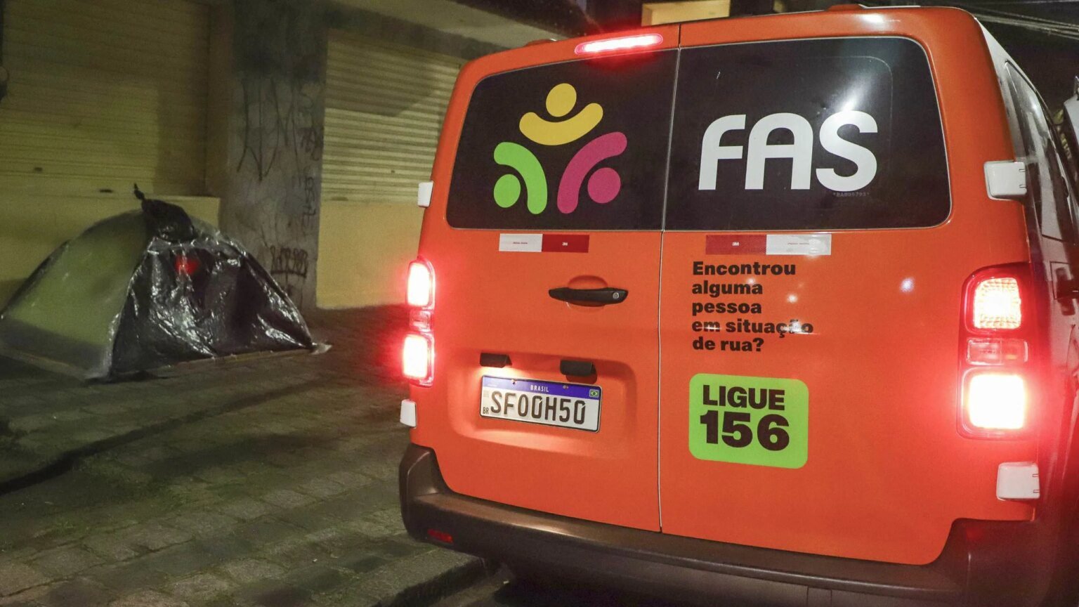 Dia de chuva faz FAS bater recorde de abordagens em Curitiba