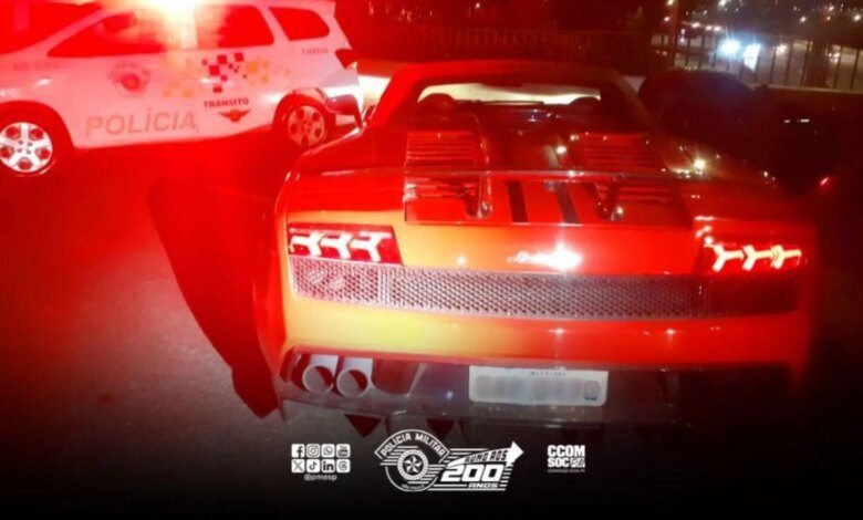 Ex-piloto de F1 de Curitiba é preso dirigindo Lamborghini roubada