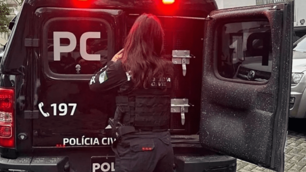 Homem é detido em Curitiba por dívida de pensão superior a R$ 40 mil Homem é preso em Curitiba devendo mais de R$ 40 mil de pensão
