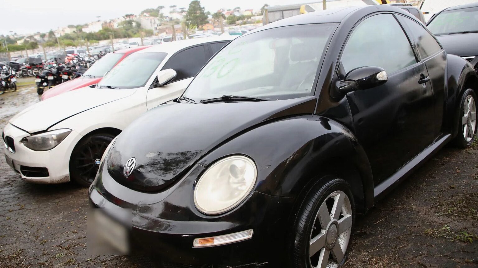 Leilão de veículos apreendidos no PR tem BMW a partir de R$ 15 mil