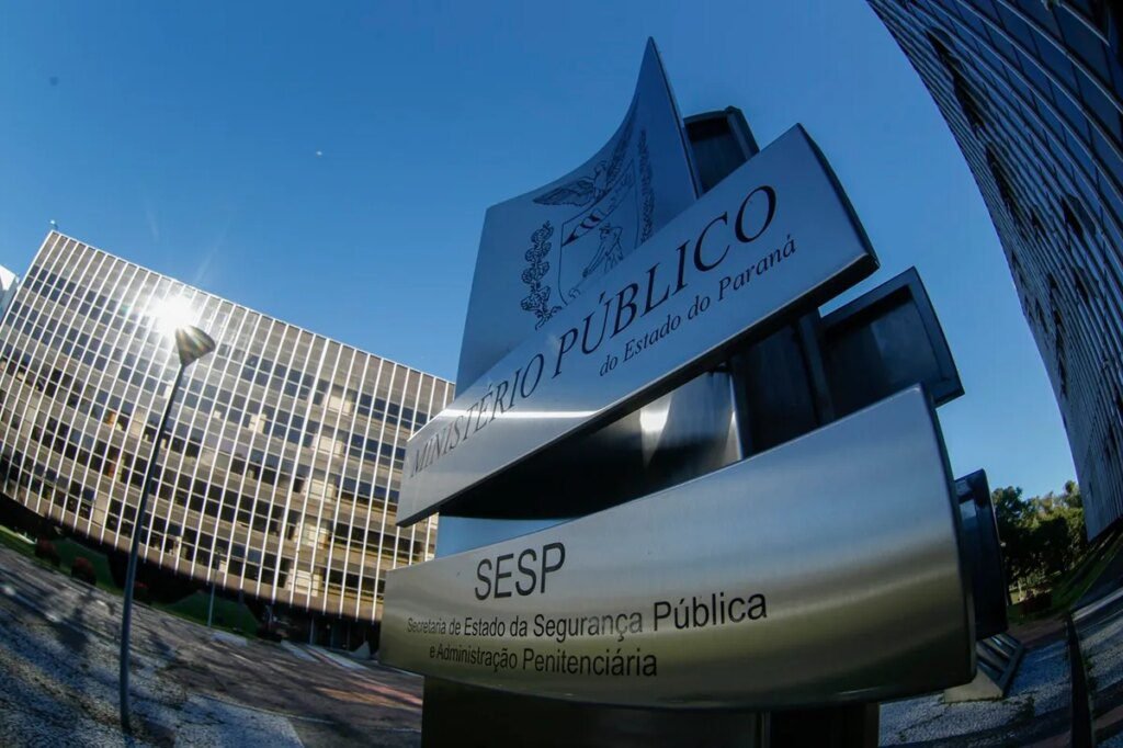 Homem é condenado por abusar de esposa, cunhada e filha na RMC Acusada de matar filha para ficar com neto vai a júri na RMC