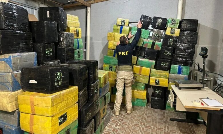 Motorista é preso com mais de 4 toneladas de maconha na RMC