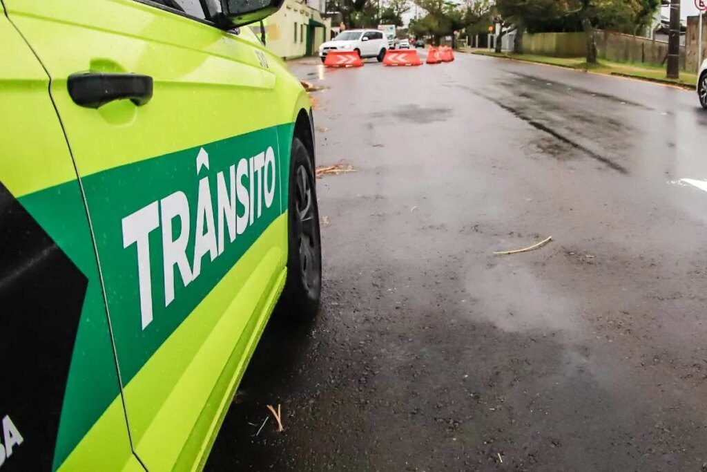 Mudança de sentido na rua do Sítio Cercado em Curitiba nesta terça Rua do Sítio Cercado muda de sentido nesta terça em Curitiba