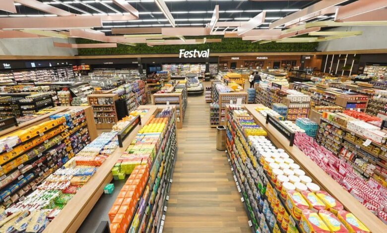 Novo supermercado de Curitiba inaugura imóvel histórico