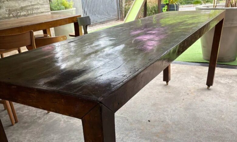 Bazar em Curitiba vende móveis da Mercadoteca a partir de R$100