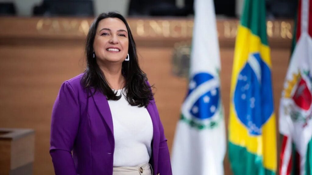 CMC processa vereadora após debate sobre drogas CMC abre processo contra vereadora após discussão sobre drogas