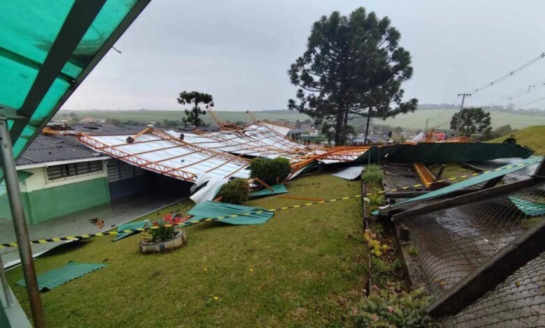 Municípios do Paraná têm chuva intensa e ventos de até 121 km/h