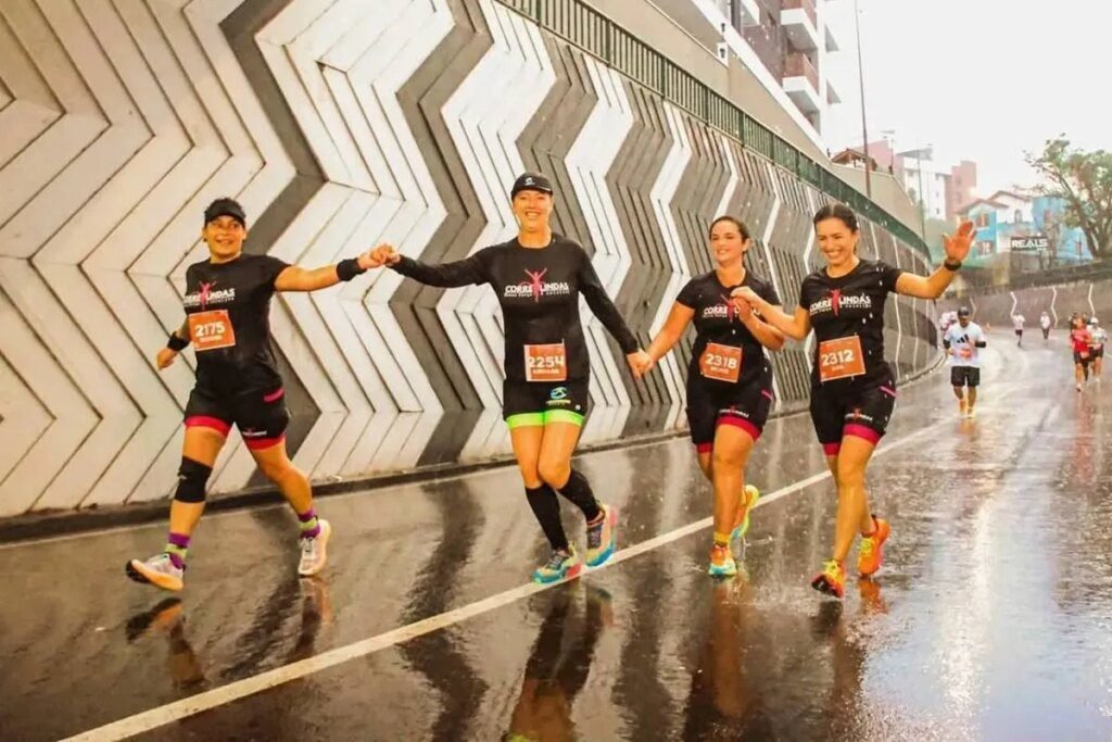 Curitibana emagrece 23 kg e inspira 600 mulheres na corrida