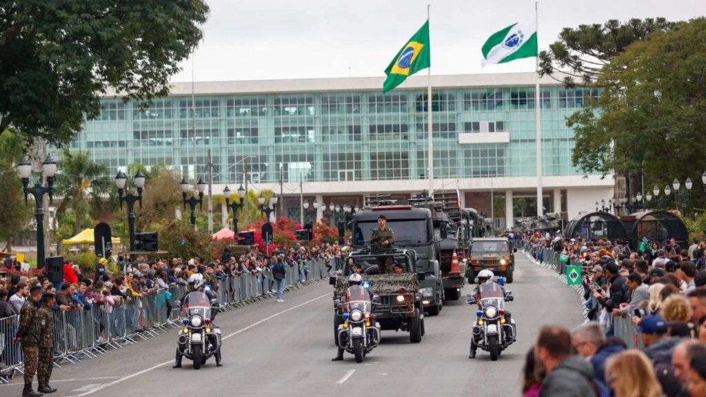 Desfile de 7 de setembro em Curitiba terá 6,5 mil participantes Desfile de 7 de Setembro em Curitiba reunirá 6,5 mil participantes