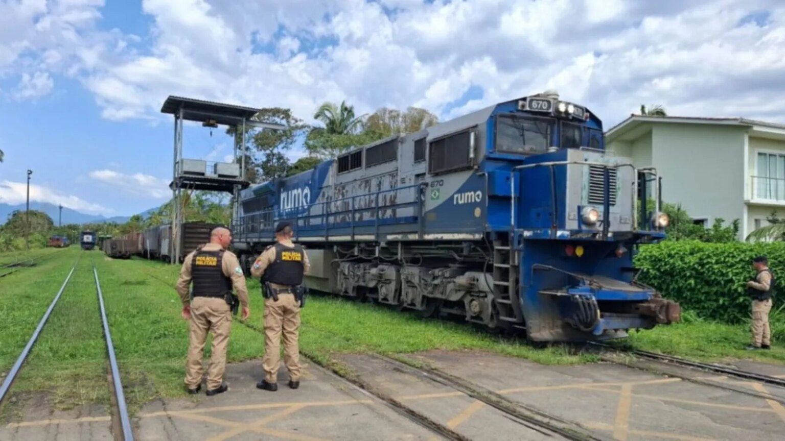 Idosa de 87 anos morre atropelada por trem em Morretes Idosa de 87 anos morre após ser atropelada por trem em Morretes