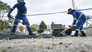 Interdições em importante rua do bairro Alto da XV exige atenção de motoristas