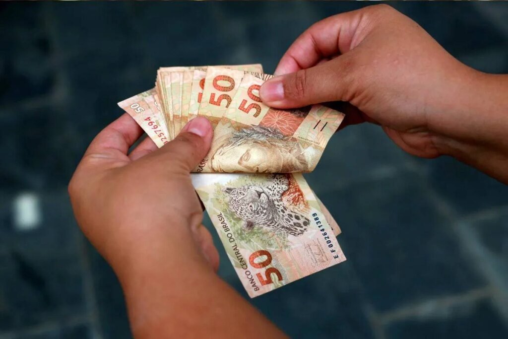 Resultado da Mega Sena 2937 aproxima dois paranaenses da fortuna Isenção do Imposto de Renda pode render até R$ 4 mil por ano