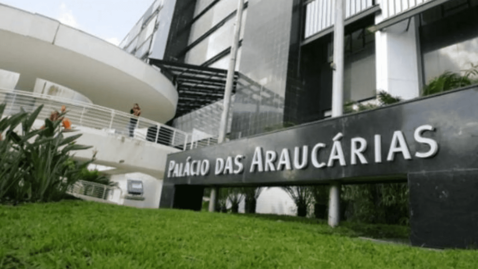 Licitação é suspensa por suposta relação de empresa com PCC Licitação é suspensa após suposta ligação de empresa com PCC