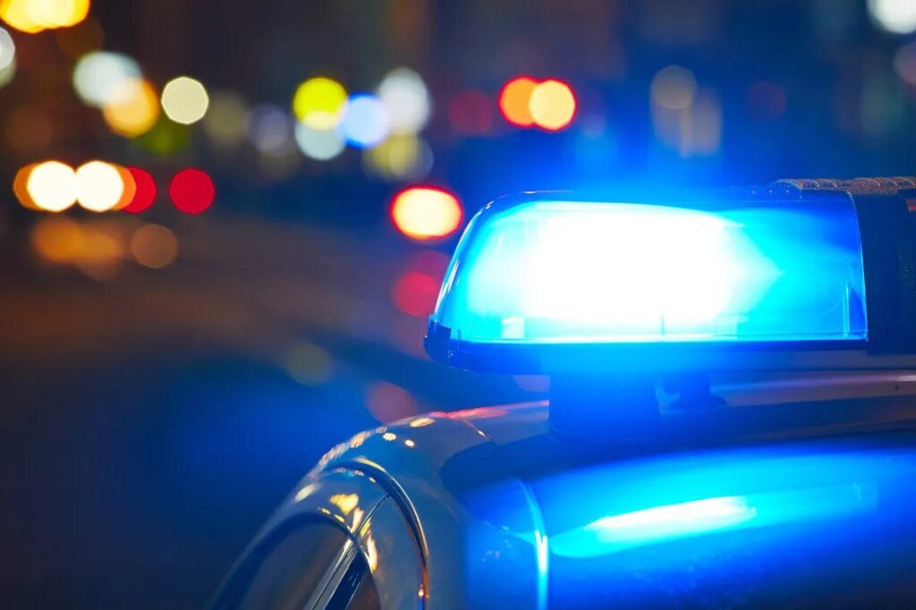Mulher é detida sob suspeita de homicídio na Grande Curitiba Mulher é presa suspeita de matar sobrinho na Grande Curitiba