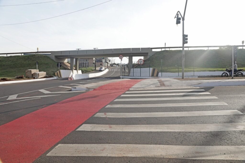 Com obra liberada, os motoristas não respeitam