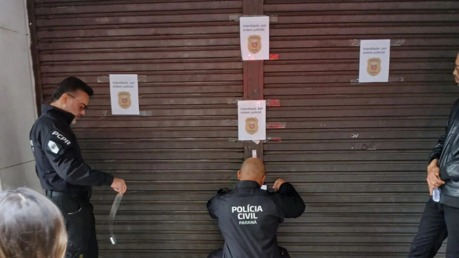 Otica de Curitiba é fechada por fraude em empréstimos ilegais Ótica de Curitiba é fechada após fraude com empréstimos ilegais