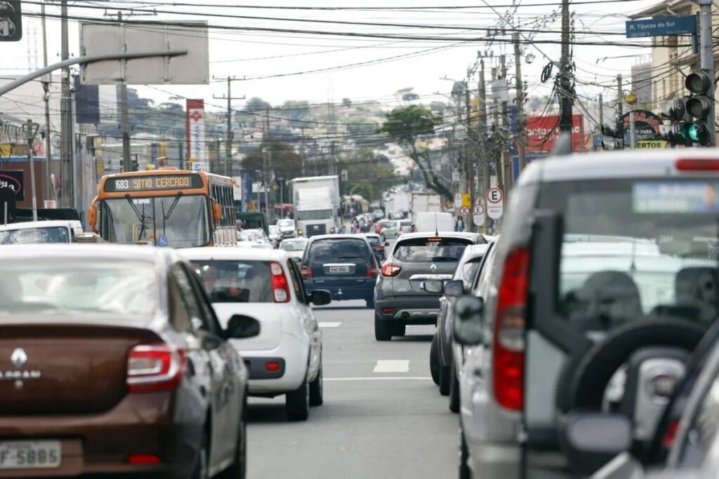 Paraná emplaca mais de 233 mil veículos em 2025 e bate recordes