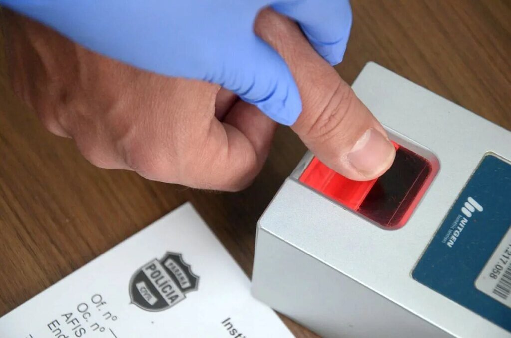Poupatempo PR centraliza serviços públicos; confira o primeiro em Curitiba Poupatempo PR vai concentrar serviços públicos; veja onde será o 1º de Curitiba