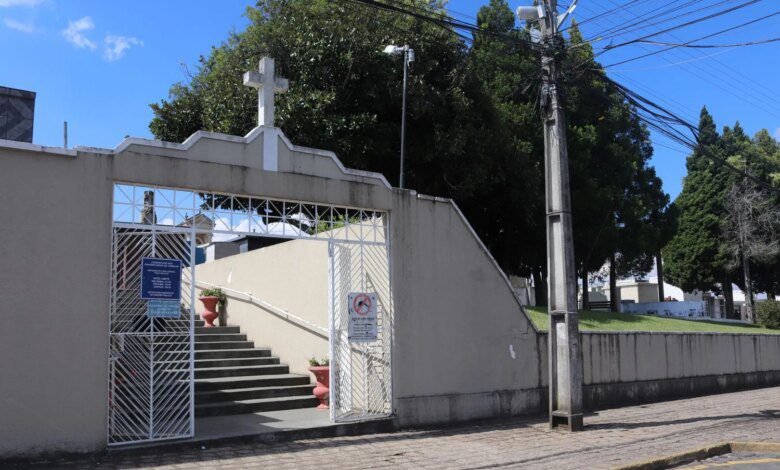 Renda extra? Prefeitura da RMC abre permissão pra comércio em cemitério