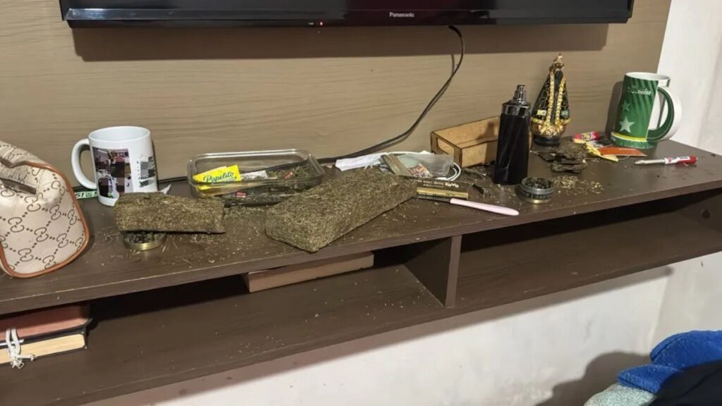 Quadrilha que enviava drogas pelos Correios é desarticulada no Paraná Quadrilha que enviava drogas pelos Correios é presa no Paraná
