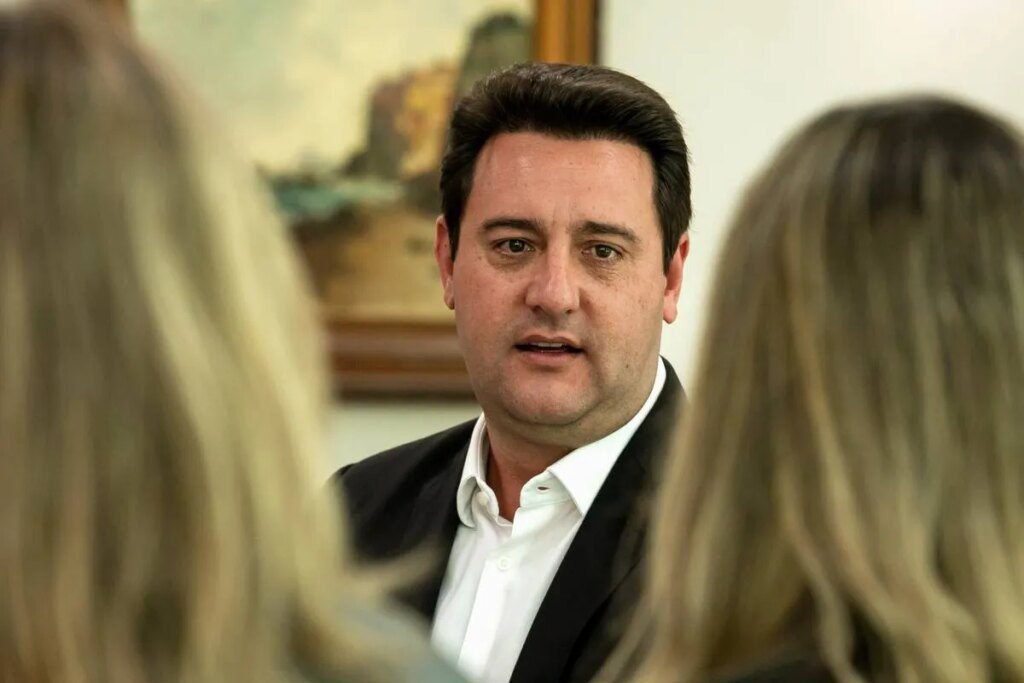 Ratinho Jr articula para presidência em 2026 enquanto Tarcísio freia