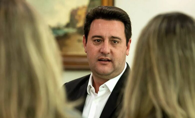 Ratinho Jr articula para presidência em 2026 enquanto Tarcísio freia