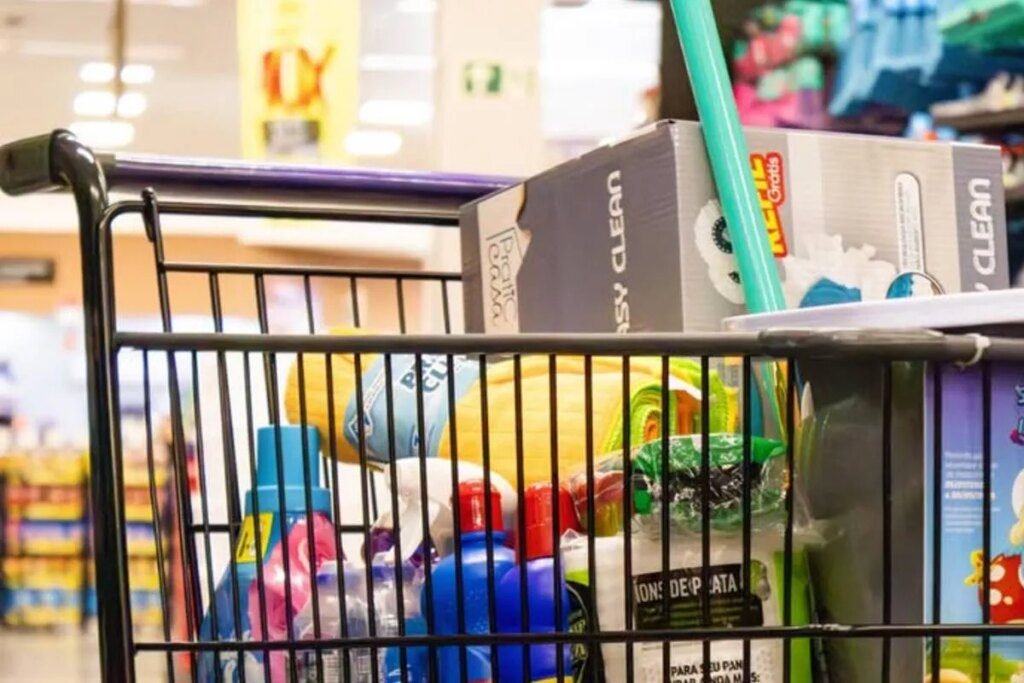 Supermercado 24h é inaugurado em Curitiba nesta quinta-feira Novo supermercado de Curitiba é 24h e inaugura nesta quinta-feira