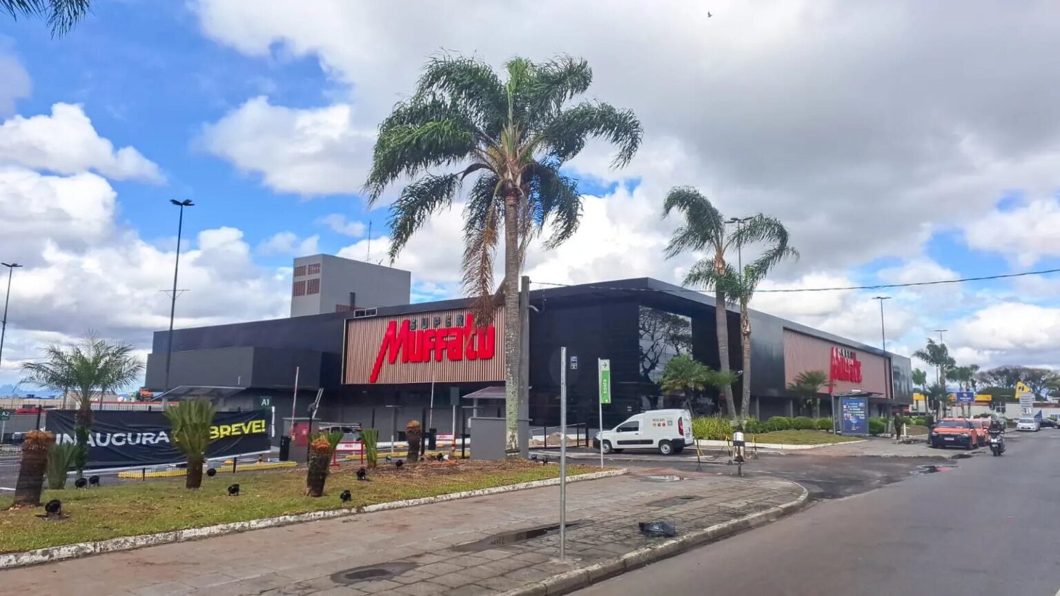 Supermercado em Curitiba abre as portas nesta sexta-feira Novo supermercado de Curitiba inaugura nesta sexta-feira (26)