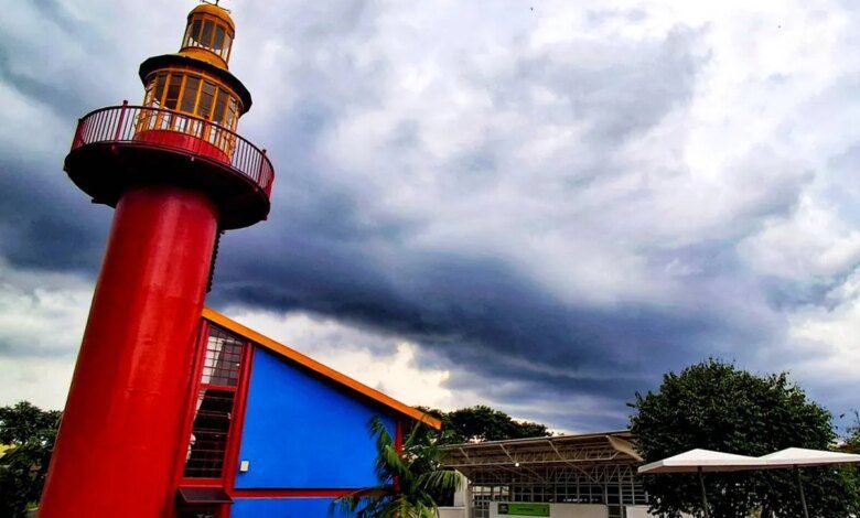 Alerta de tempestade encosta em Curitiba nesta terça-feira