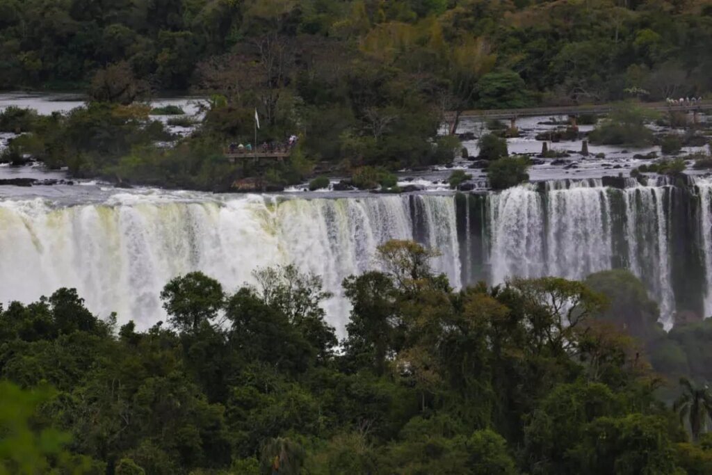 Terreno das cataratas do Iguaçu permanece no Paraná Terreno das Cataratas do Iguaçu continua pertencendo ao Paraná