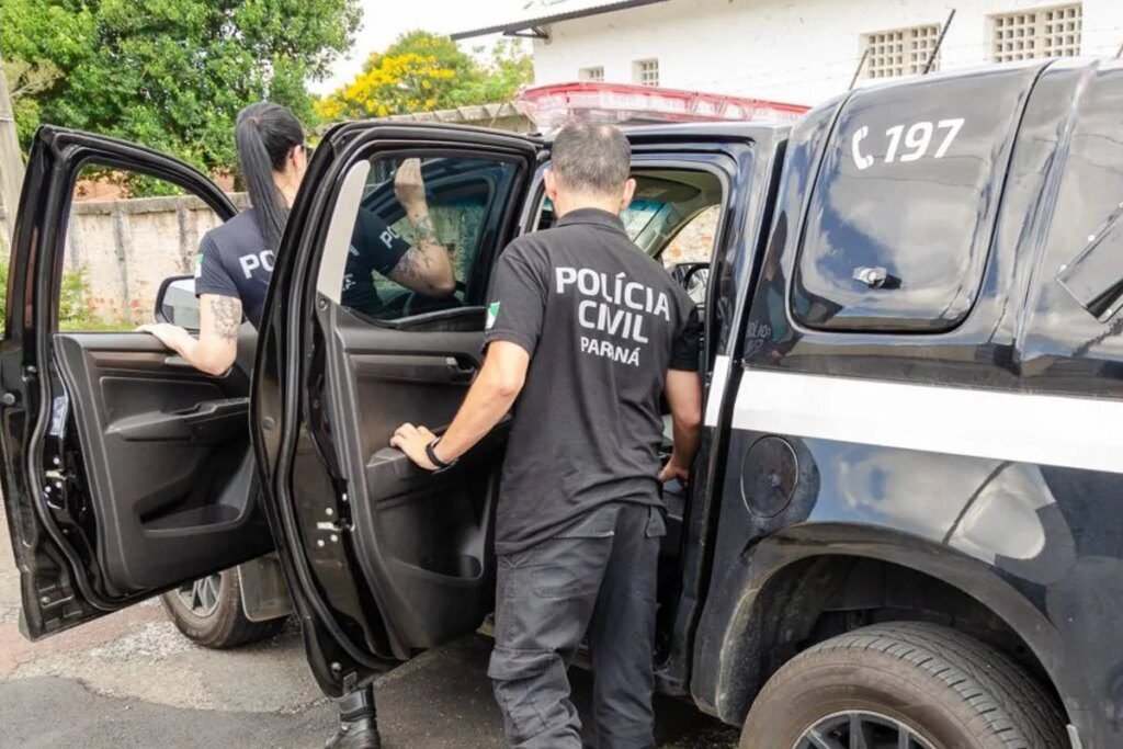 Trio é preso por golpe do bilhete premiado em RMC Golpe do bilhete premiado: trio é preso após levar R$ 100 mil de idosa na RMC