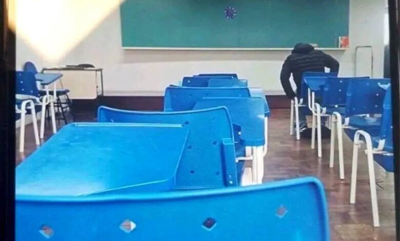 Regras diferentes e uso de celular