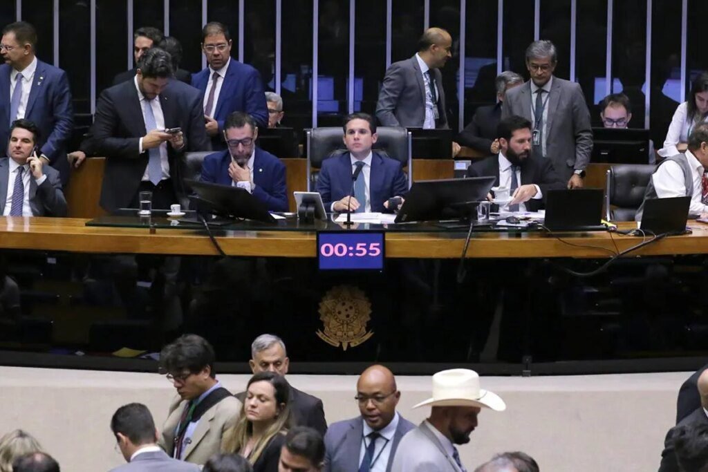 Como votaram os deputados do Paraná