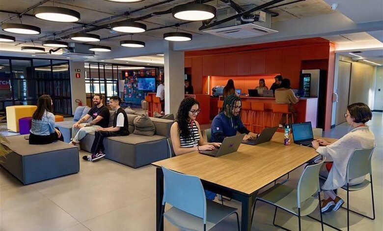 Watch, de Curitiba, dobra de tamanho em 3 anos e fatura R$ 100 milhões