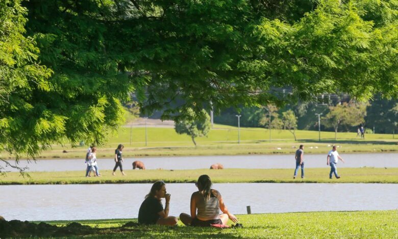 Chuvas dão trégua e calor em Curitiba pode bater 30ºC no fim de semana