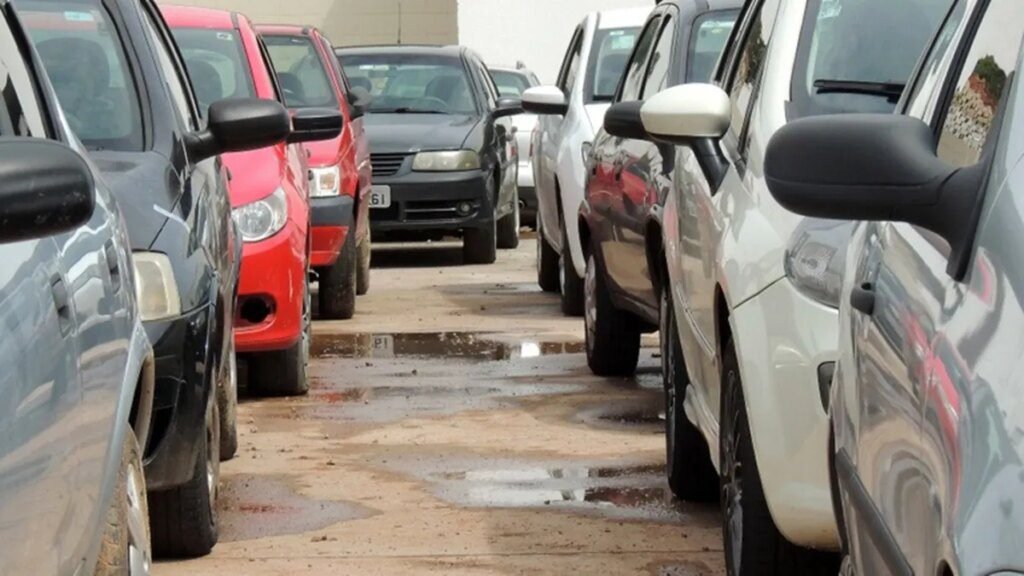 Paraná inicia testes do passaporte veicular digital Carros apreendidos podem ganhar nova função social em Curitiba