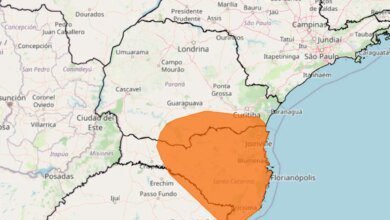 Cidades da RMC e do Litoral estão sob alerta laranja de tempestade