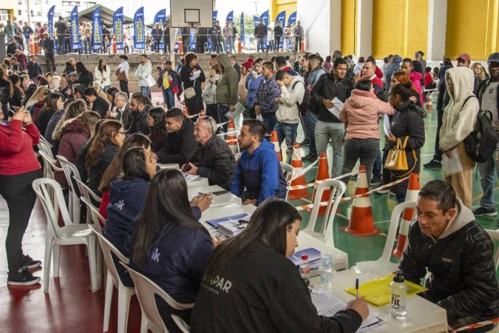 Curitiba terá mutirão com quase 5 mil vagas de emprego e entrevistas na hora