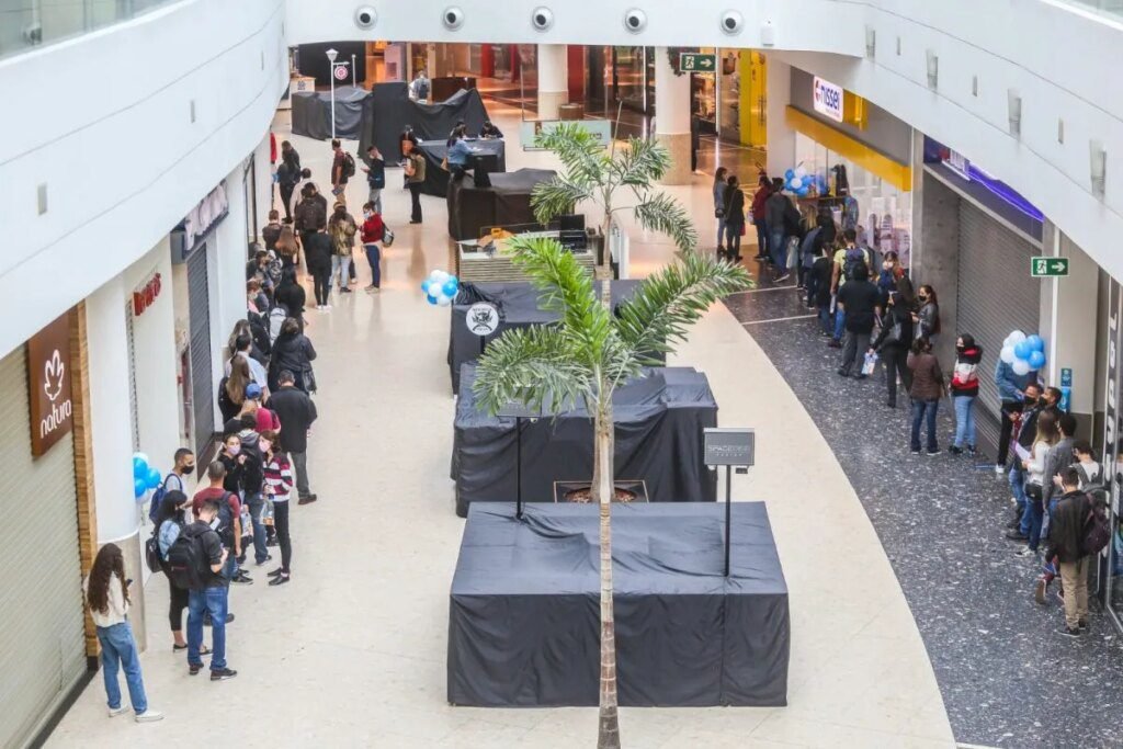 Curitiba tem mutirão com 500 vagas no comércio para o fim de ano