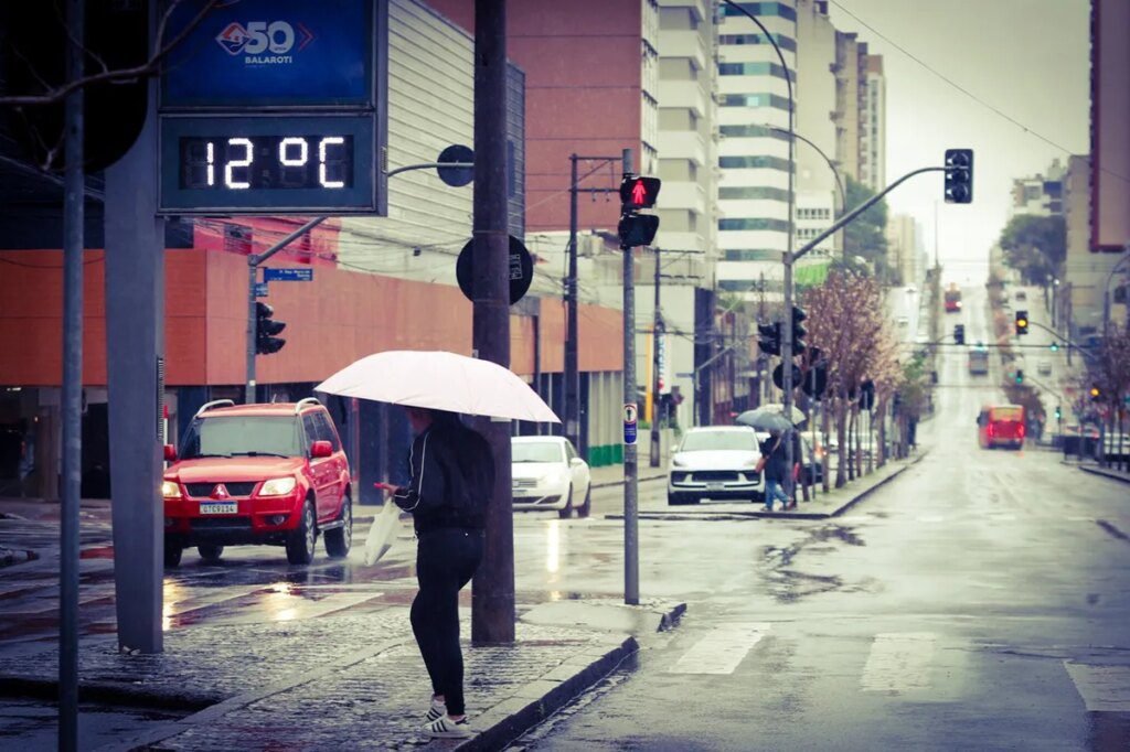 De 280 dias, 110 tiveram chuva em Curitiba em 2025