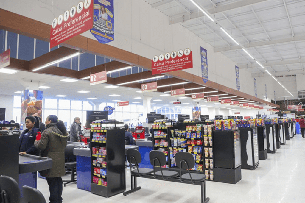 Curitiba ganha quase 300 novos supermercados em 2025