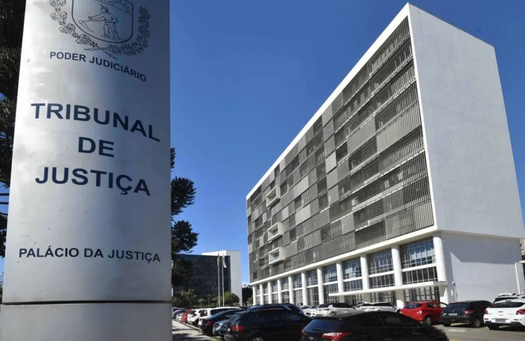 Desembargador do TJPR enfrenta processo por assédio sexual Desembargador do TJPR processado por assédio e conduta sexista