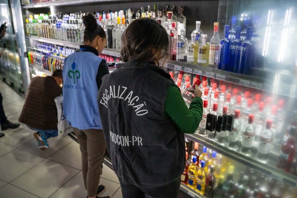 Estado intensifica fiscalizações em estabelecimentos que comercializam bebidas - O Paraná