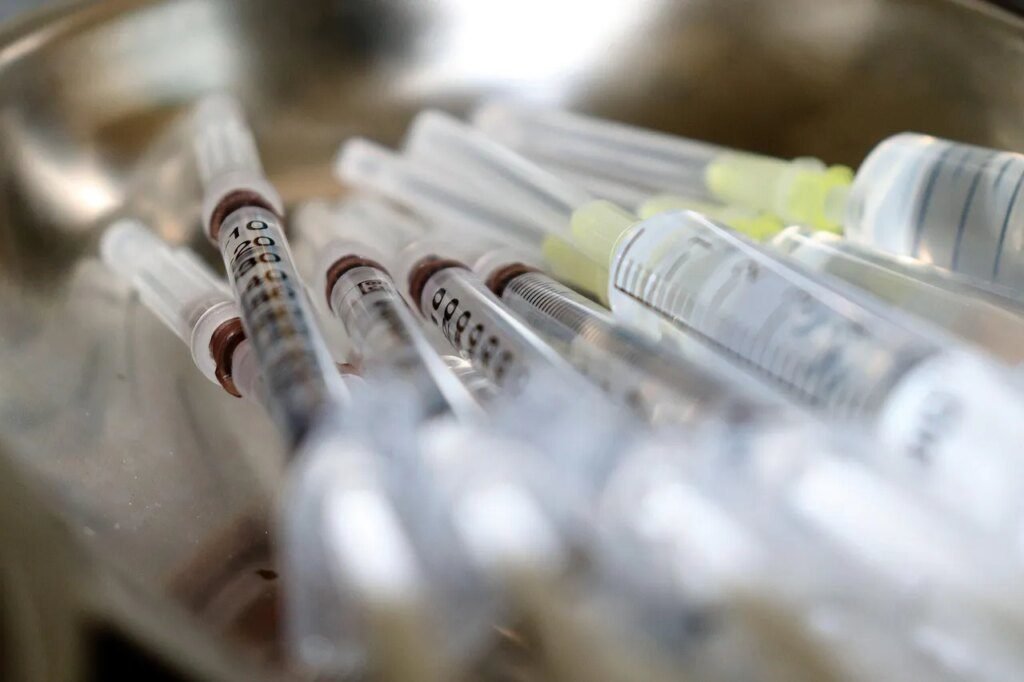 Estudante de Curitiba sob investigação por exercício ilegal da medicina Estudante de Curitiba é investigado por exercício ilegal da medicina