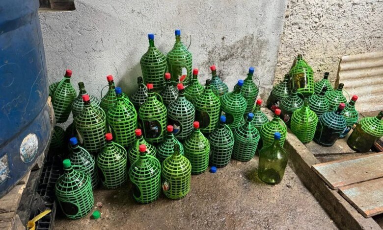 Fábrica clandestina de bebidas alcoólicas é fechada em Curitiba