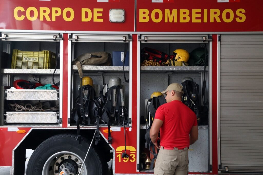 Governador anuncia aquisição de plataforma para combate Governador confirma compra de plataforma para combater