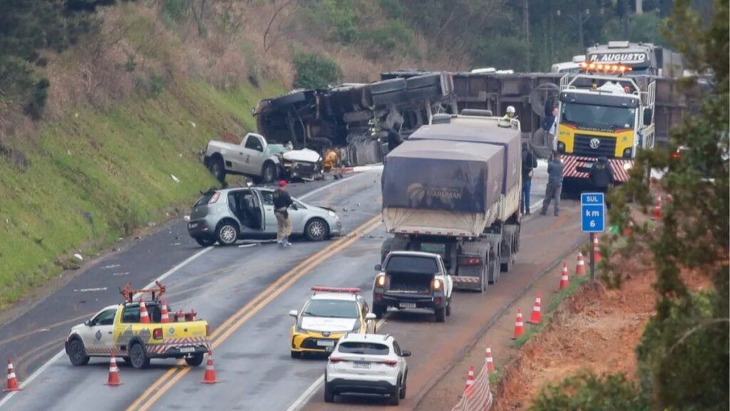 Homem morre em acidente sério no Contorno Norte, Curitiba Homem morre em grave acidente no Contorno Norte, em Curitiba