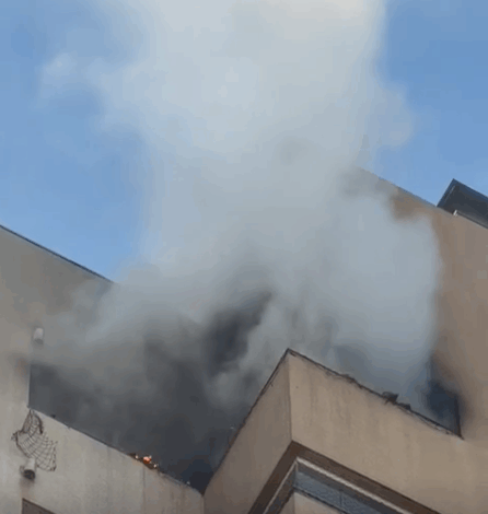 Incêndio no 13º andar do Edifício João Batista deixa várias pessoas feridas e aciona o Corpo de Bombeiros rapidamente - Foto: Reprodução