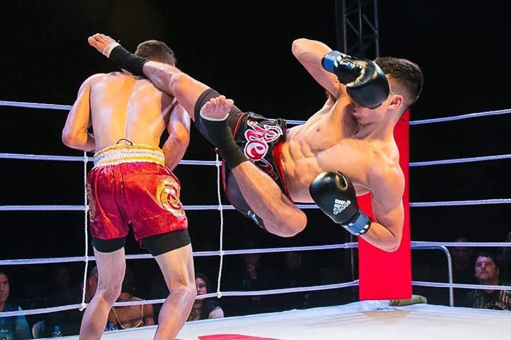 Lendas das artes marciais se enfrentam com superluta em Curitiba